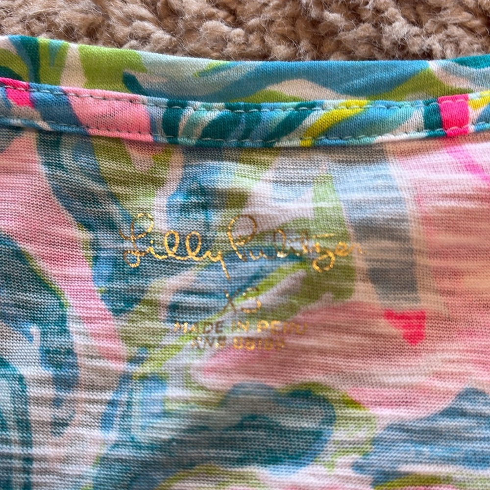 Lilly Pulitzer Etta V-neck Tee - Picture 2 of 5